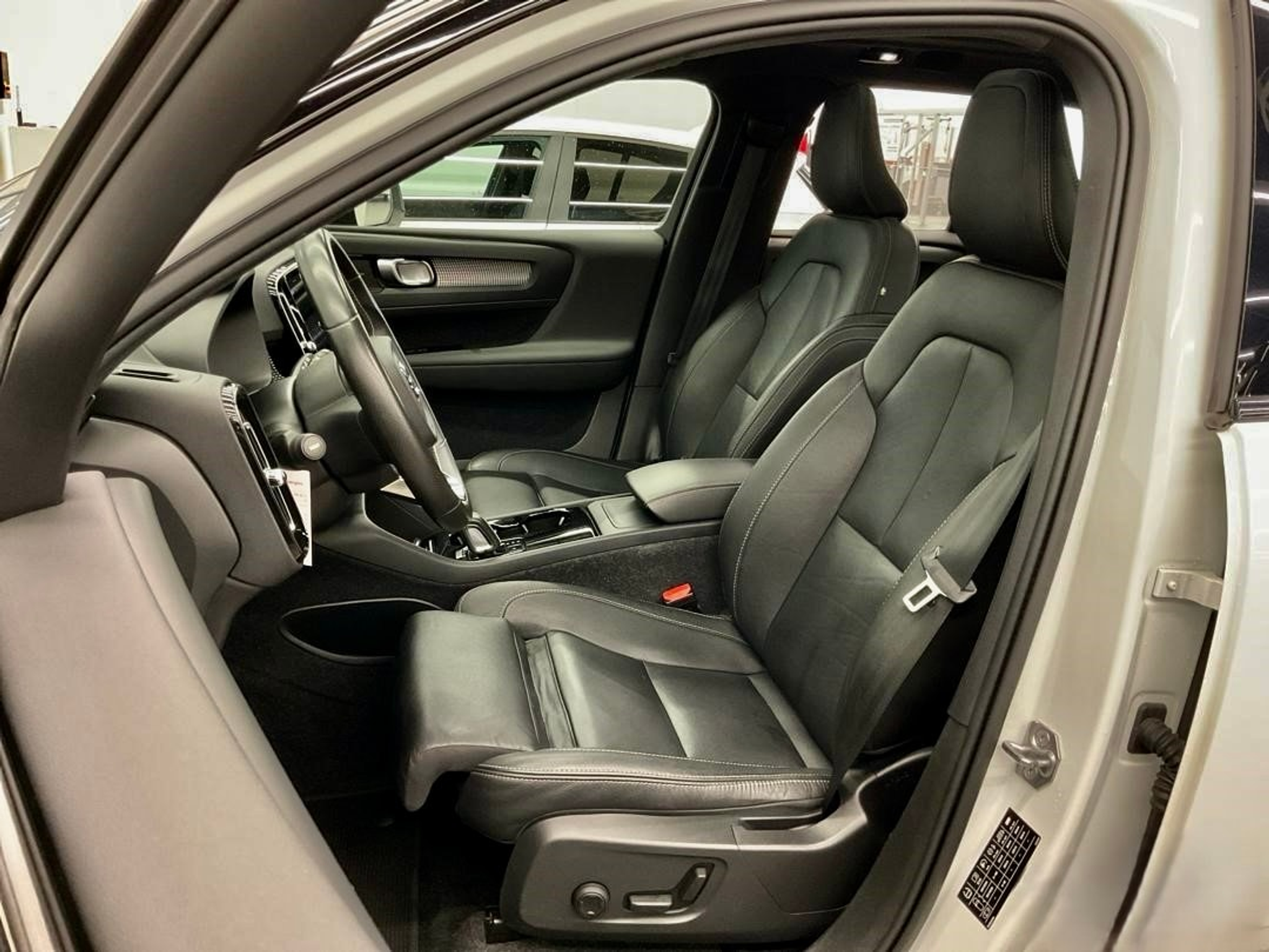 listing desktop thumbnail image 7