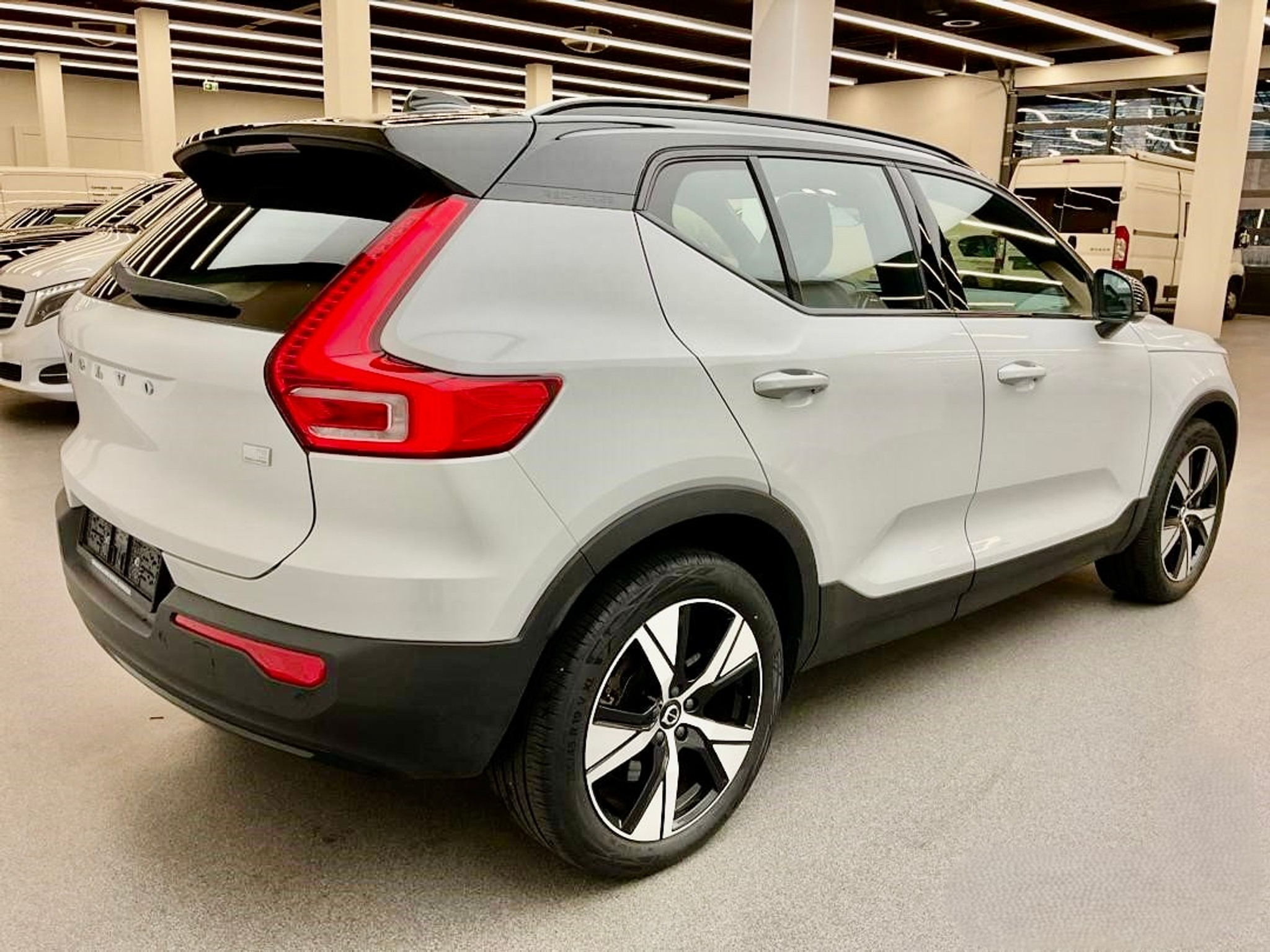 listing desktop thumbnail image 2