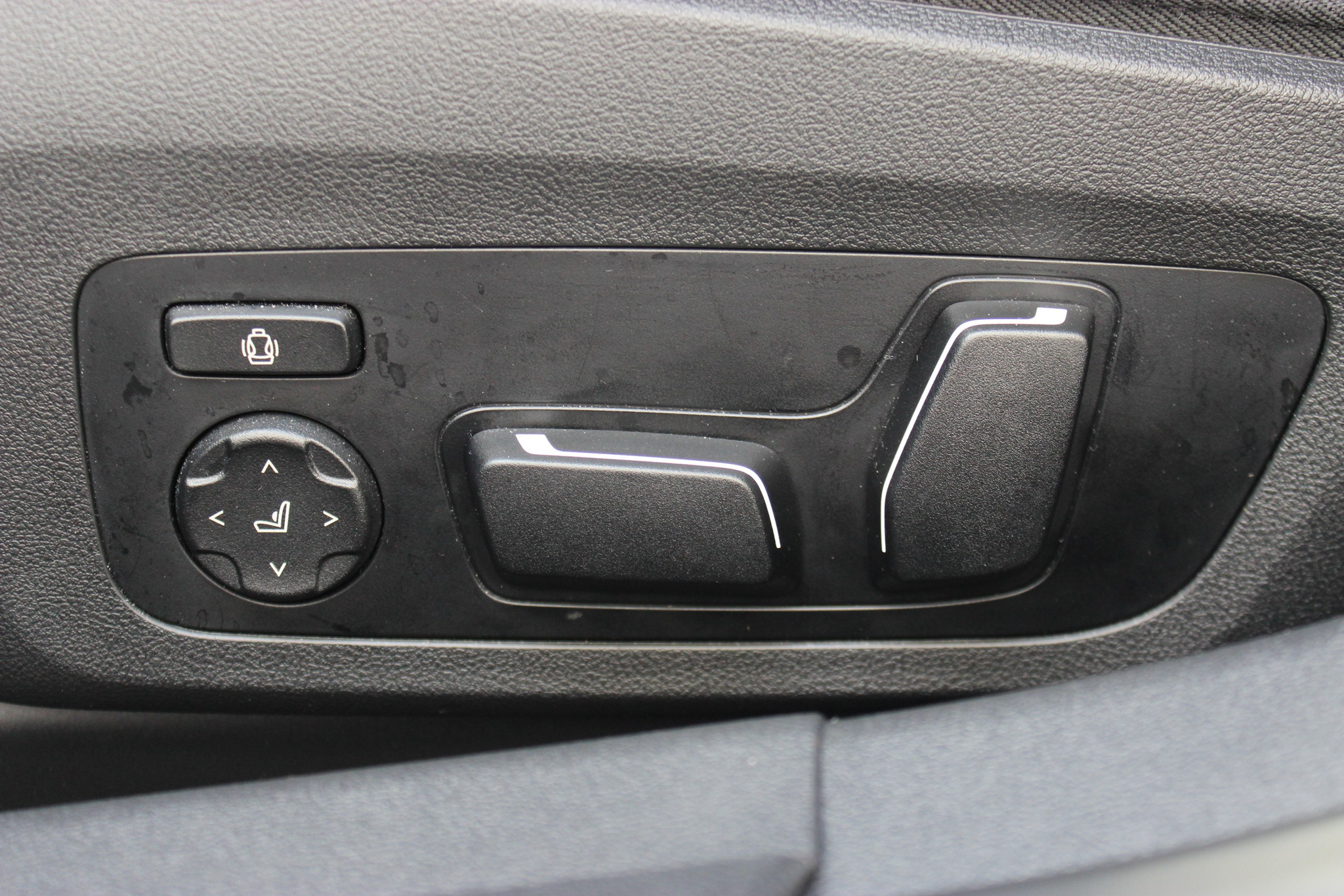 listing desktop thumbnail image 11