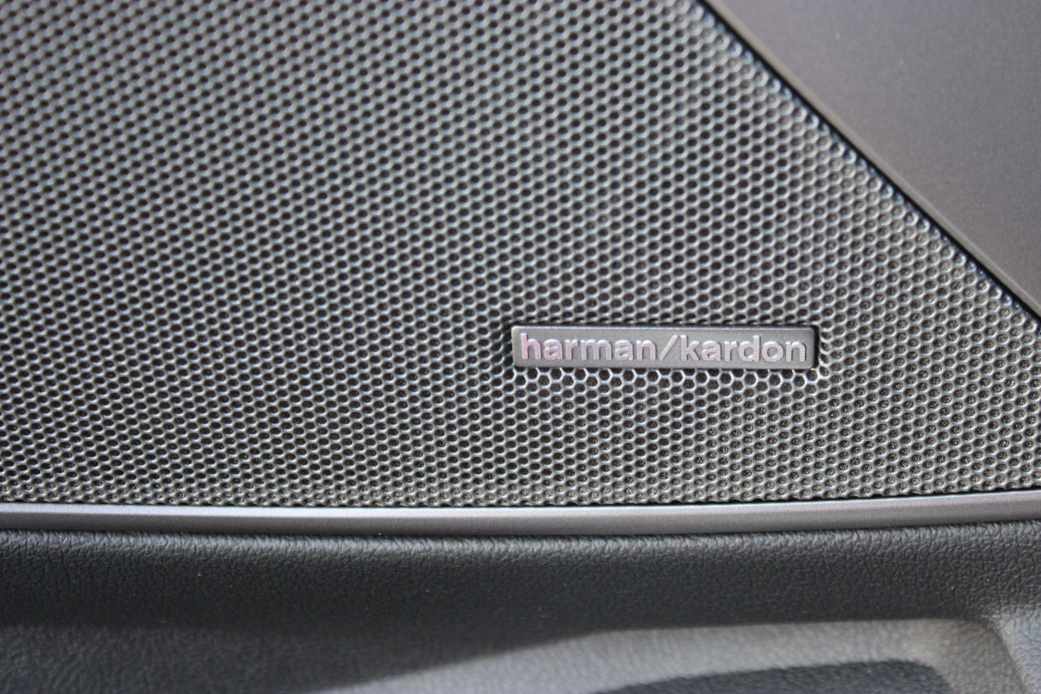 listing desktop thumbnail image 13