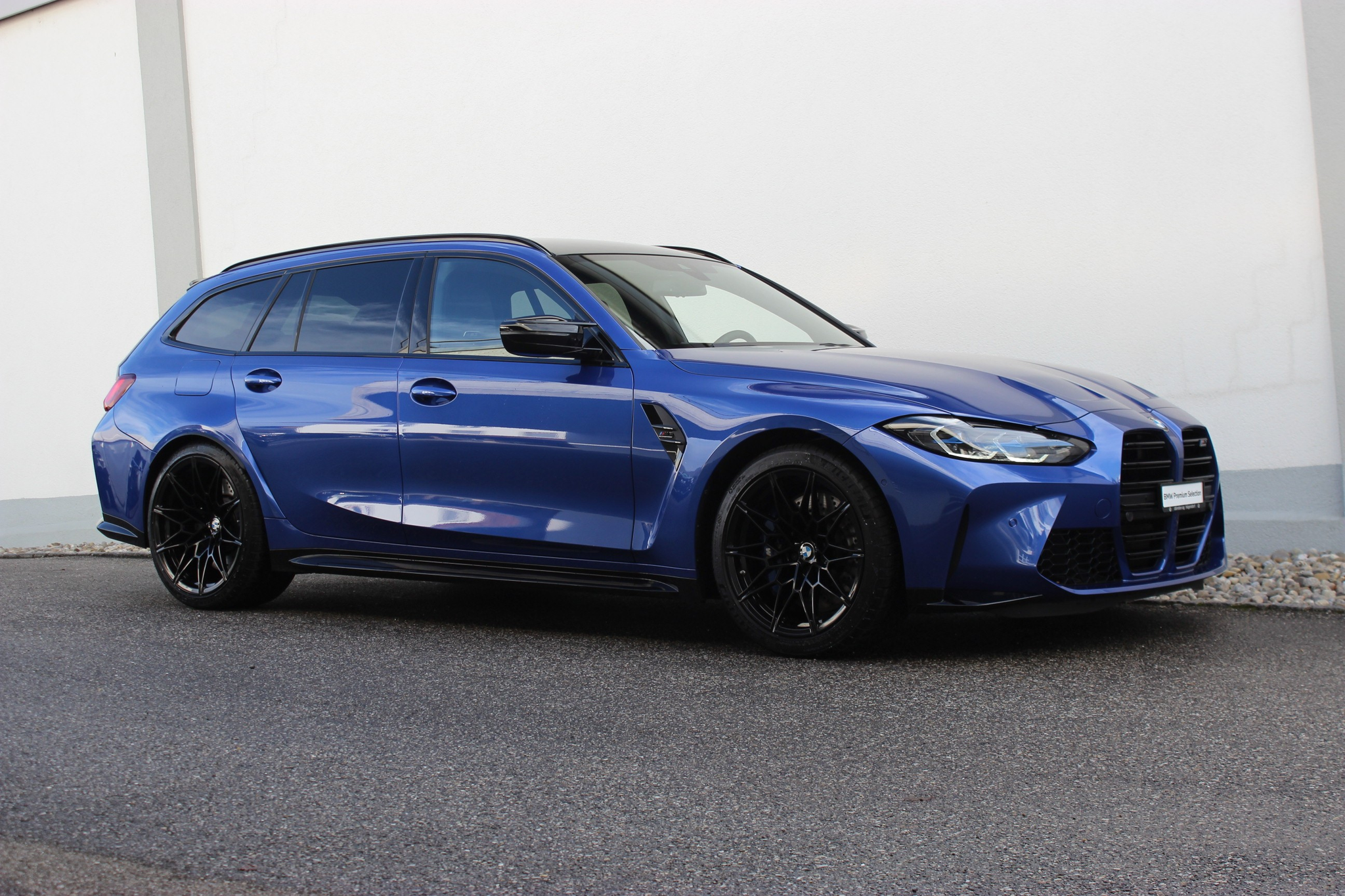 listing desktop thumbnail image 4