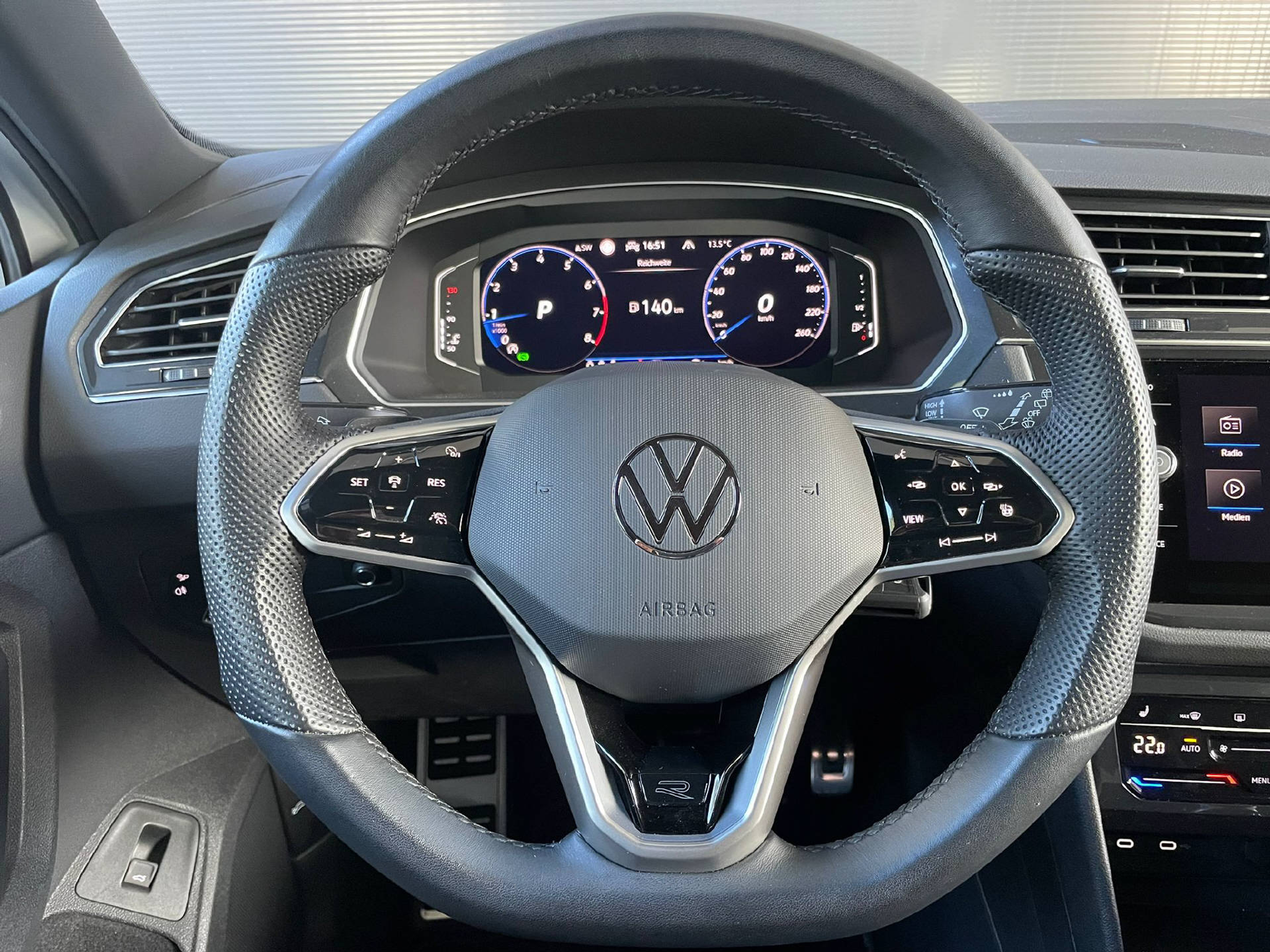 listing desktop thumbnail image 15