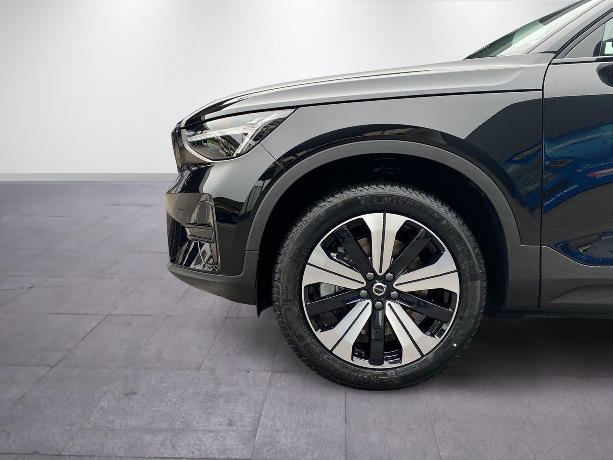 listing desktop thumbnail image 2