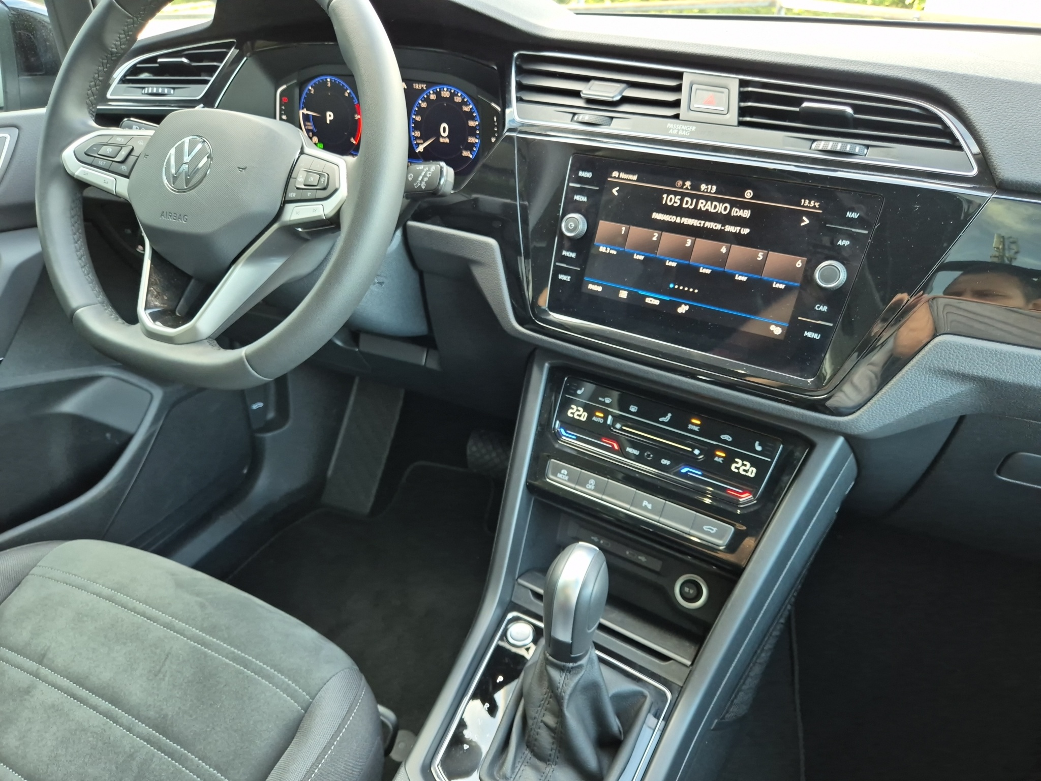 listing desktop thumbnail image 15