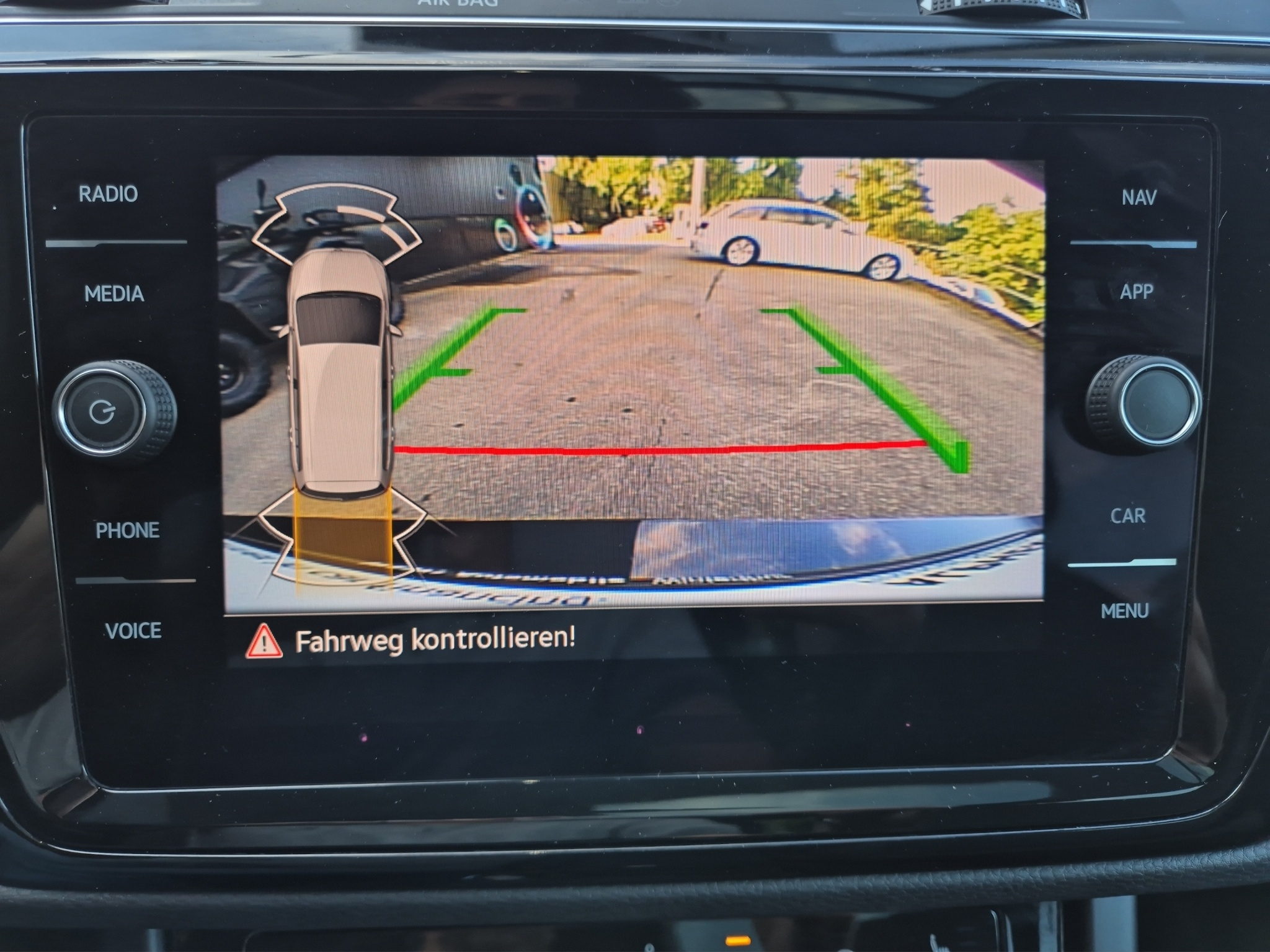 listing desktop thumbnail image 16