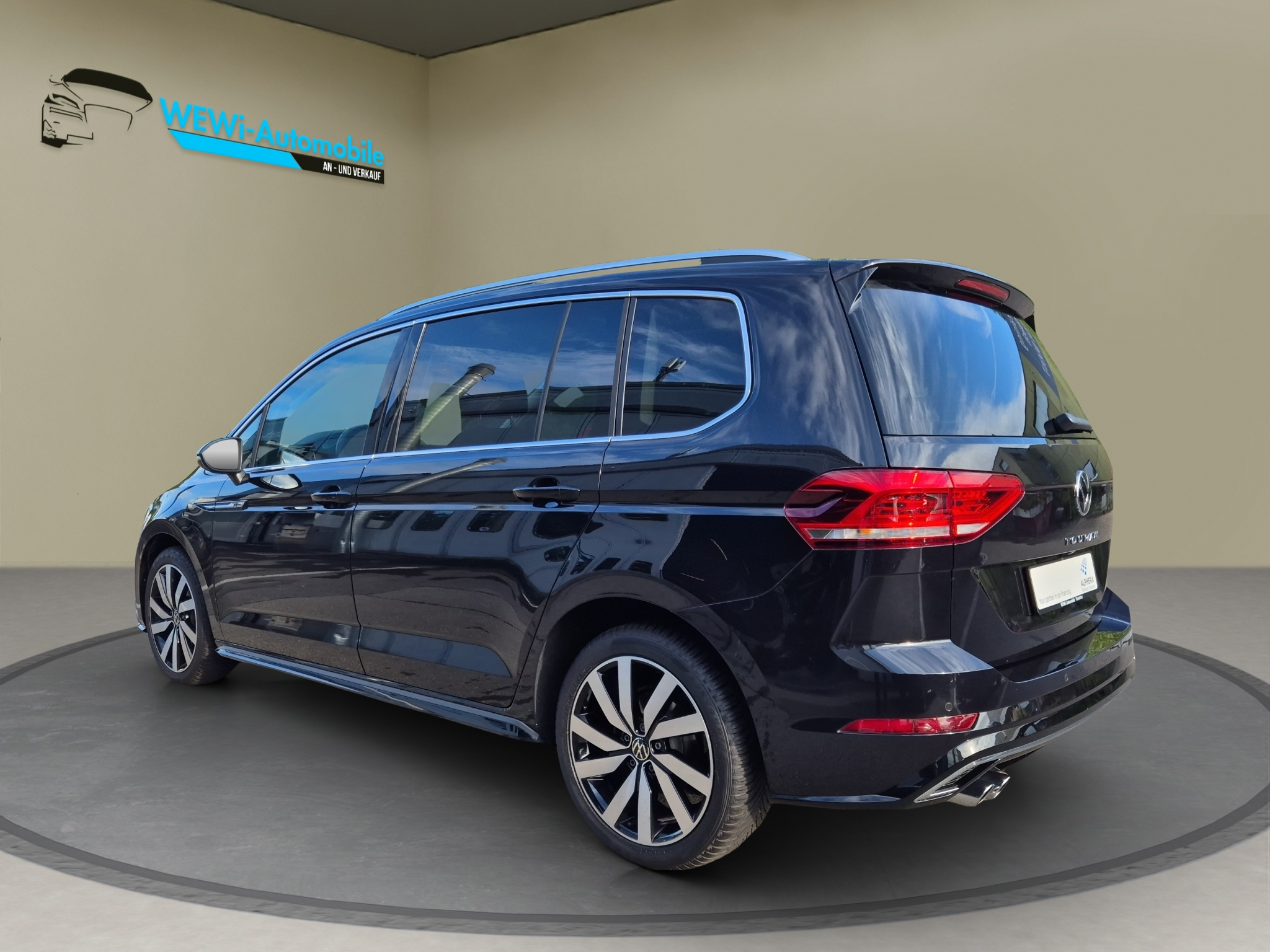 listing desktop thumbnail image 4