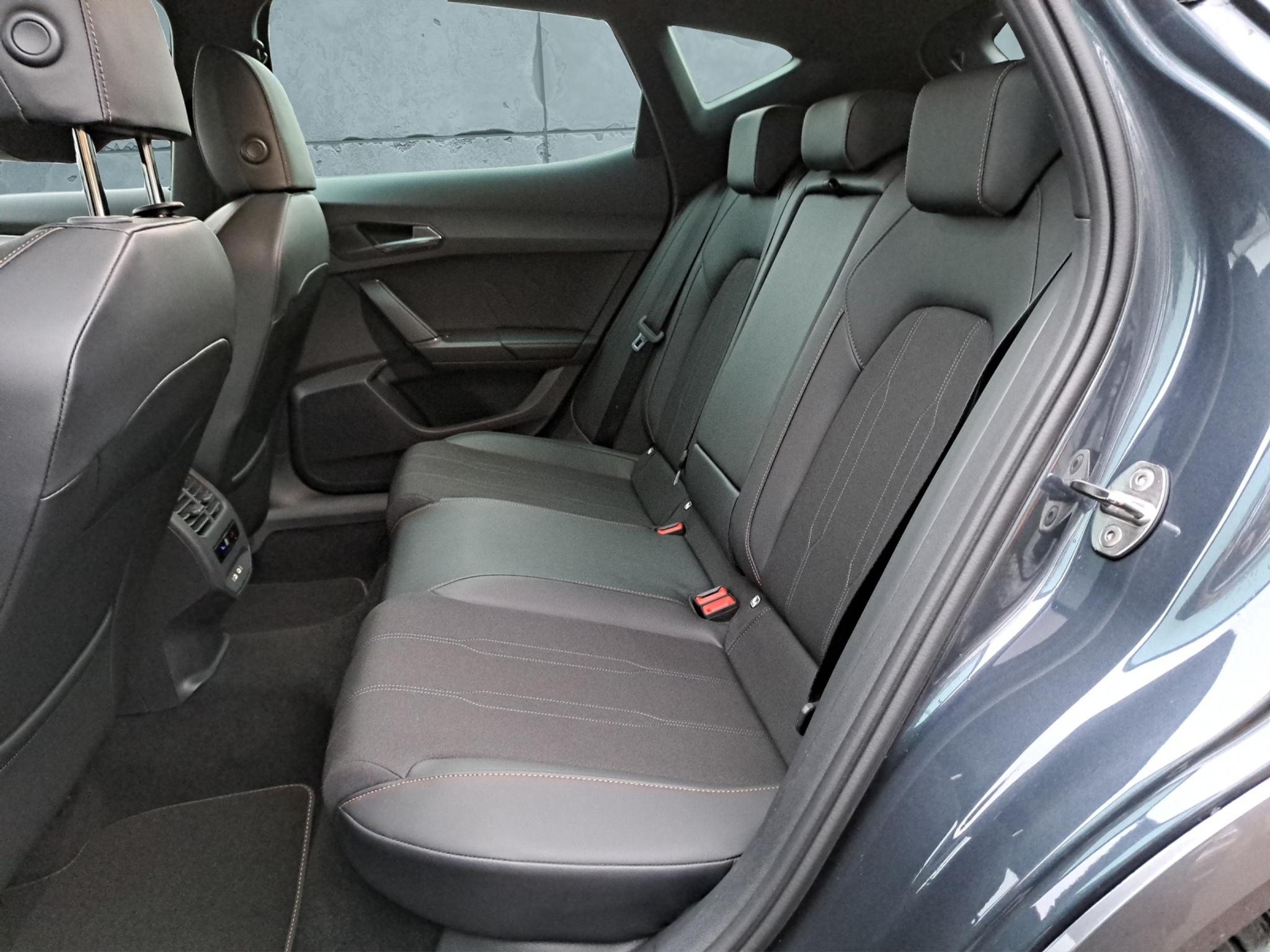 listing desktop thumbnail image 15