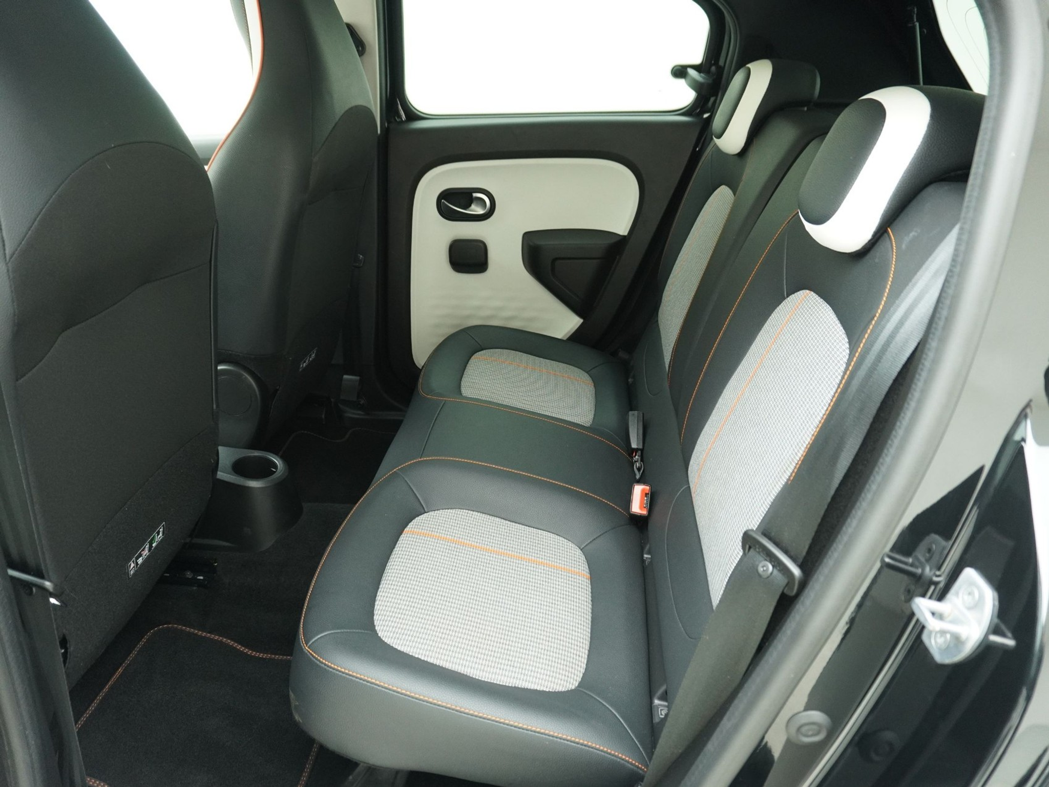 listing desktop thumbnail image 10