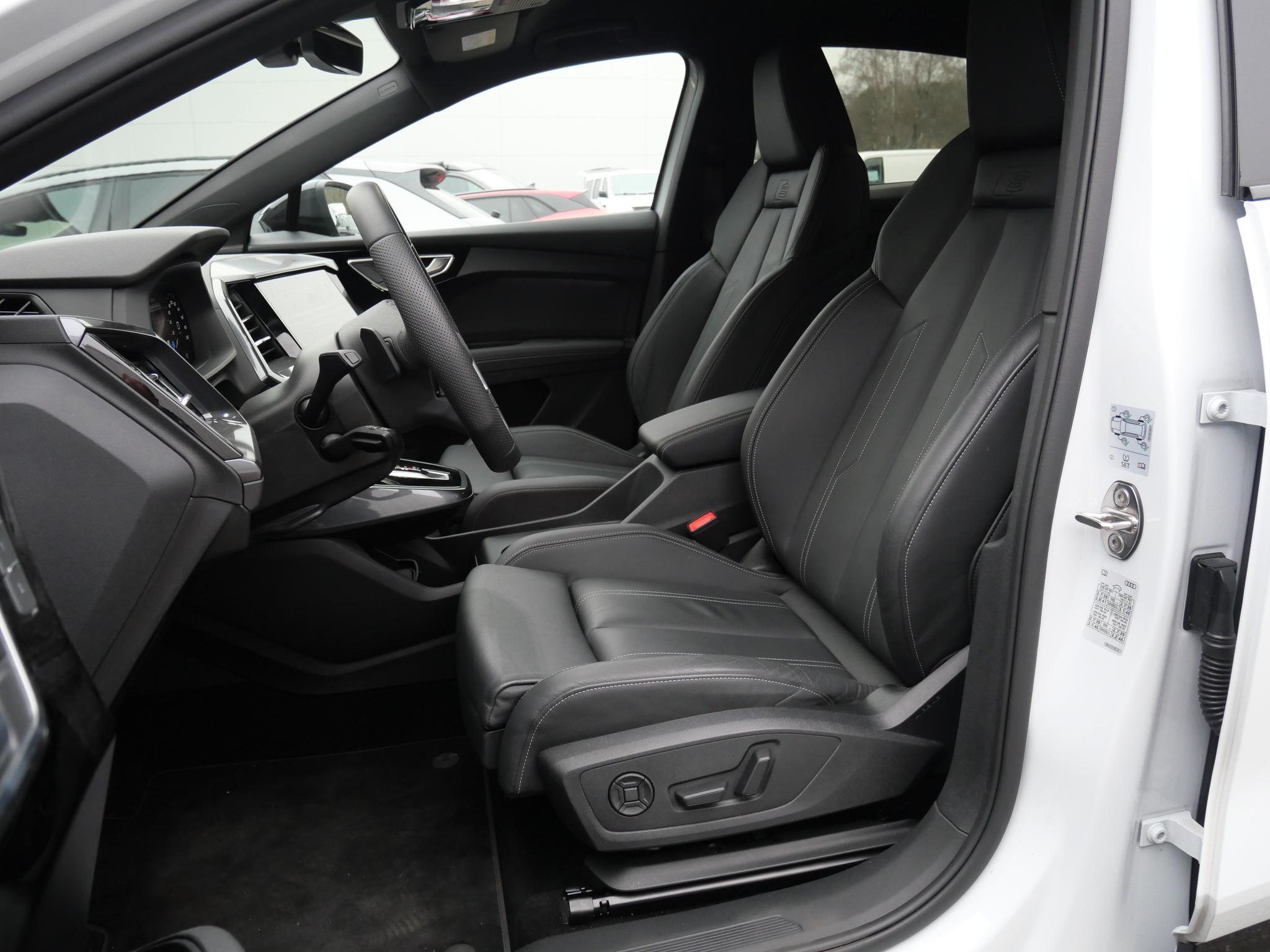 listing desktop thumbnail image 13