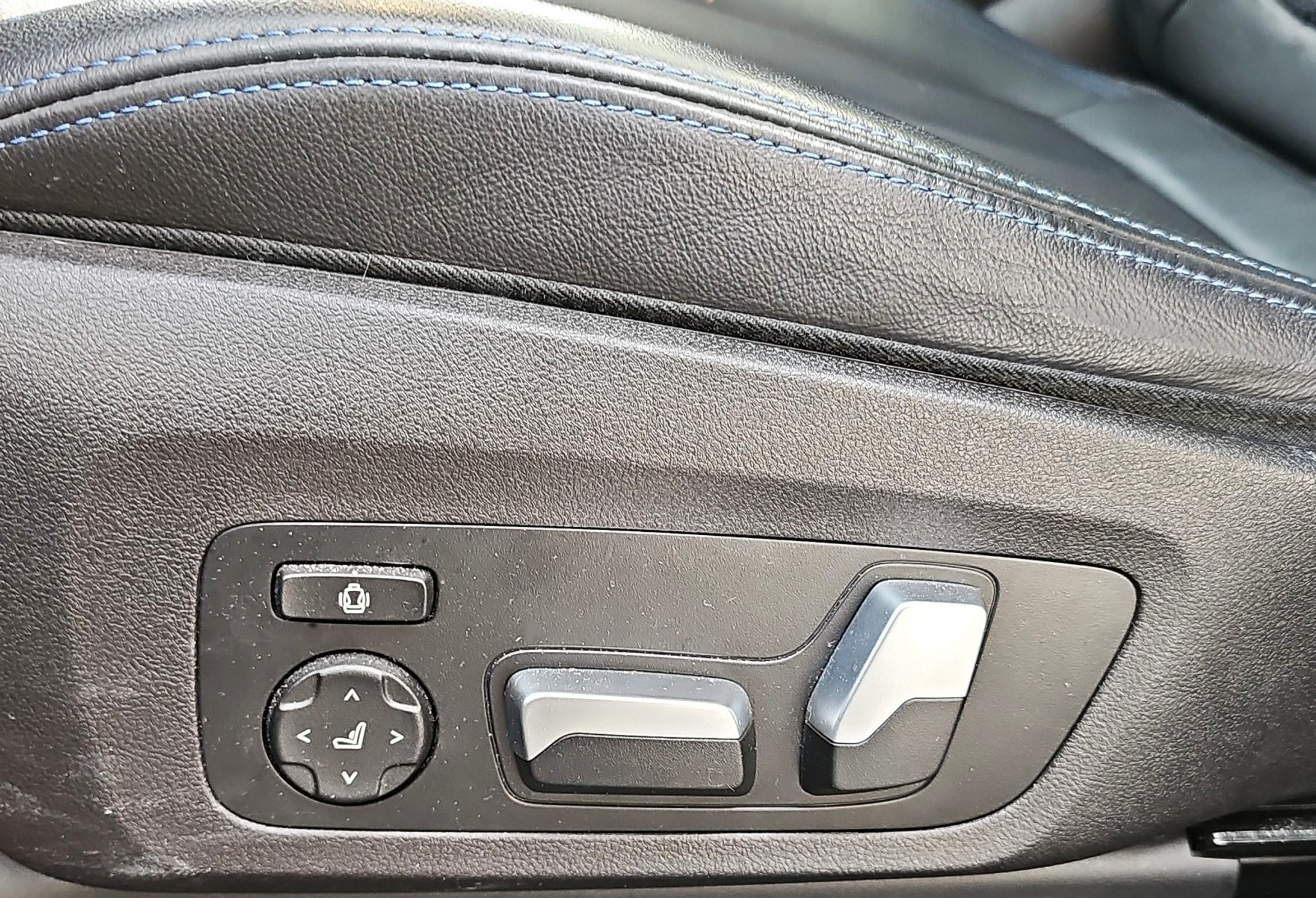 listing desktop thumbnail image 28