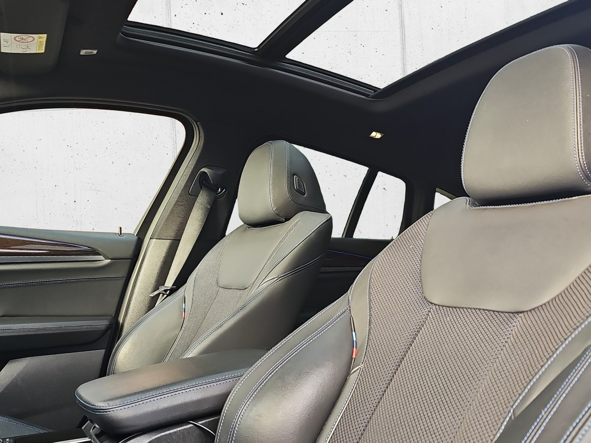 listing desktop thumbnail image 11