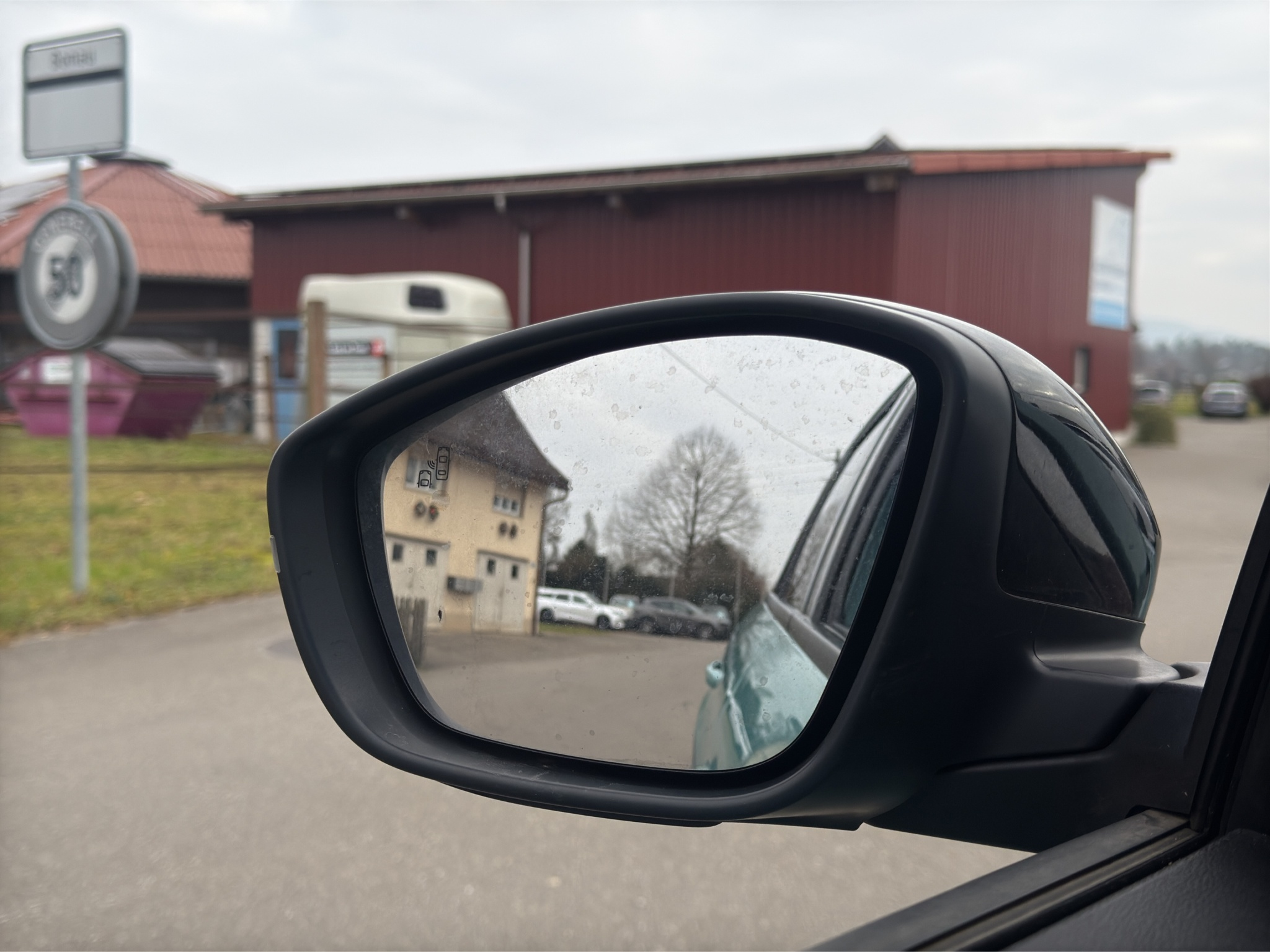 listing desktop thumbnail image 24