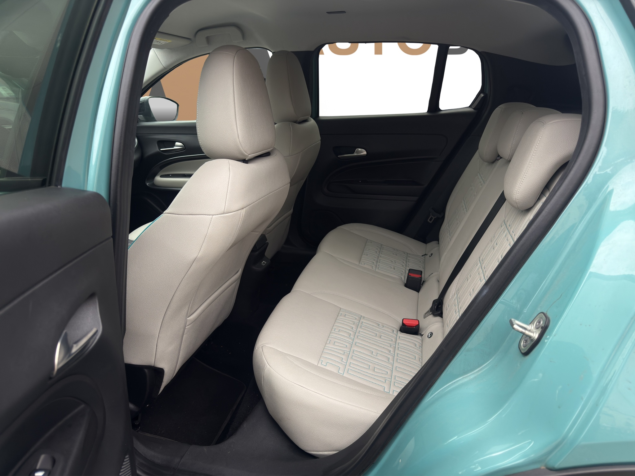 listing desktop thumbnail image 12