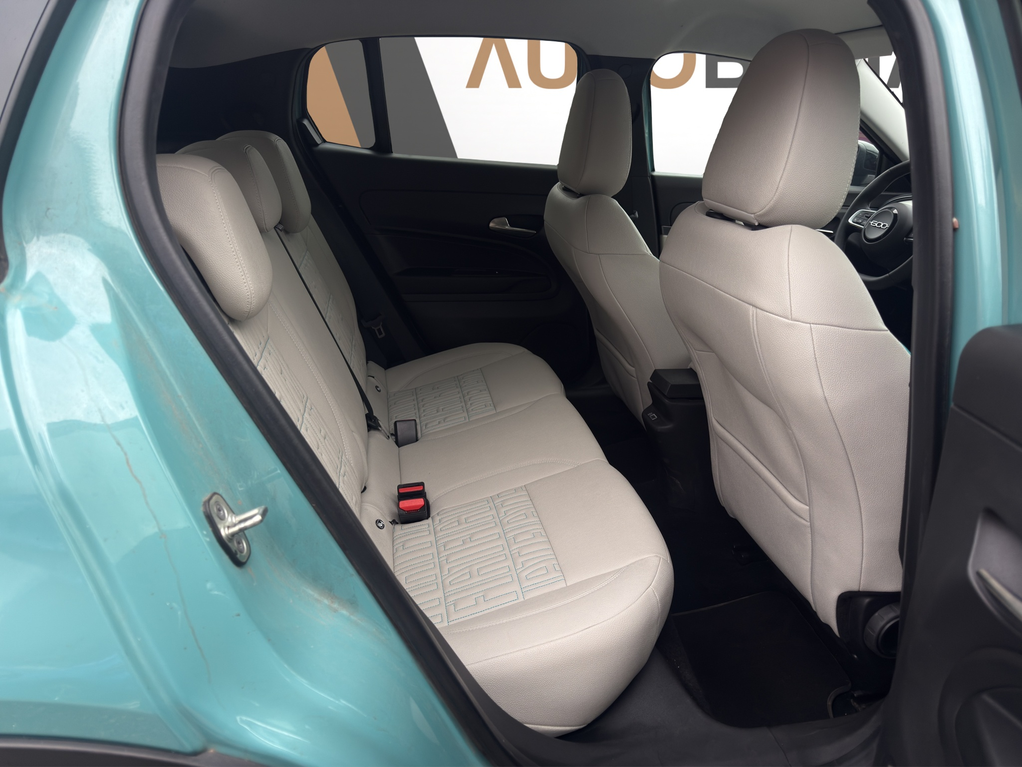 listing desktop thumbnail image 11